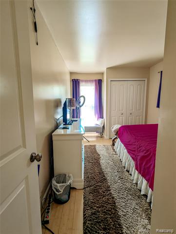 Builiding view twenty eight for 25030 Thorndyke, Southfield, MI. 48033