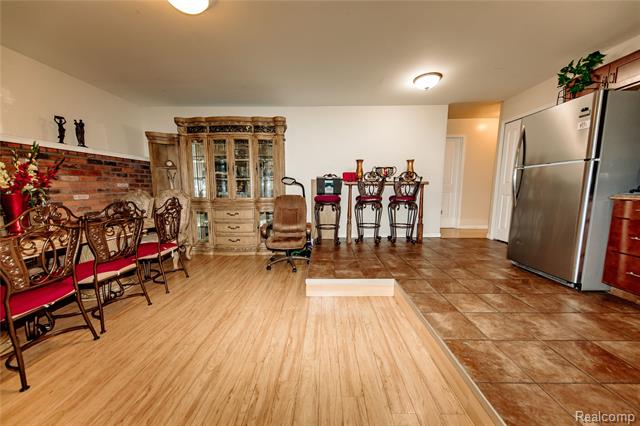 Builiding view twenty one for 25030 Thorndyke, Southfield, MI. 48033