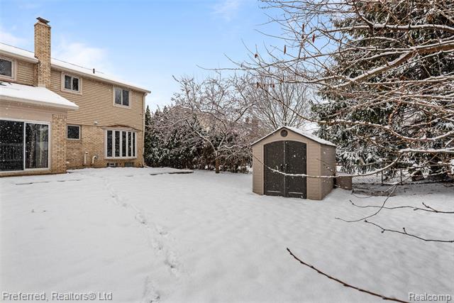 Builiding view forty four for 45377 Twining, Canton, MI. 48187