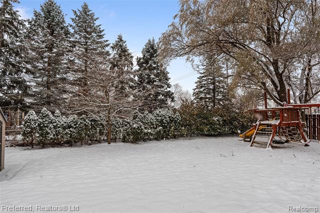 Builiding view forty for 45377 Twining, Canton, MI. 48187