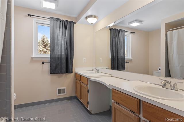 Builiding view twenty nine for 45377 Twining, Canton, MI. 48187