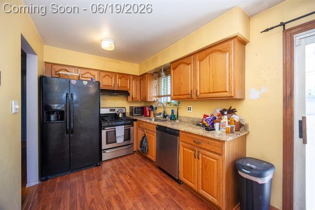 Builiding view thirteen for 7543 N Wildwood, Westland, MI. 48185