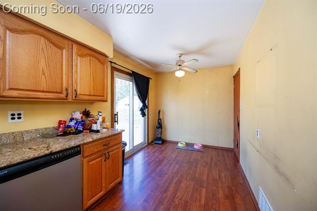 Builiding view twelve for 7543 N Wildwood, Westland, MI. 48185