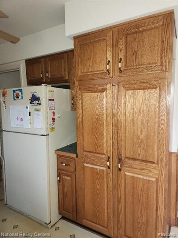 Builiding view four for 34014 Kennedy, Westland, MI. 48185