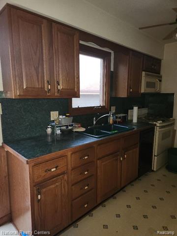 Builiding view two for 34014 Kennedy, Westland, MI. 48185