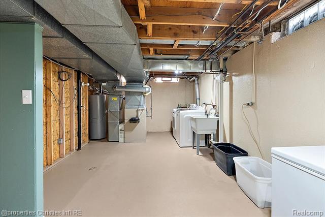 Builiding view thirty four for 43848 Arlington, Canton, MI. 48187