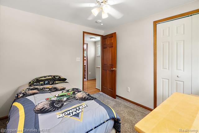 Builiding view thirty two for 43848 Arlington, Canton, MI. 48187