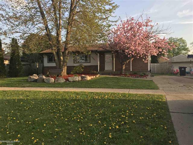 front view for 33651 Cowan, Westland, Mi. 48185