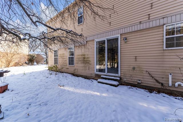 Builiding view forty two for 33838 Whitewood, Westland, MI. 48185