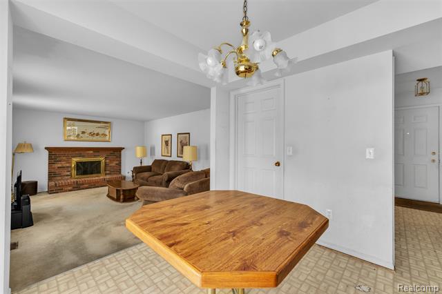 Builiding view nineteen for 33838 Whitewood, Westland, MI. 48185