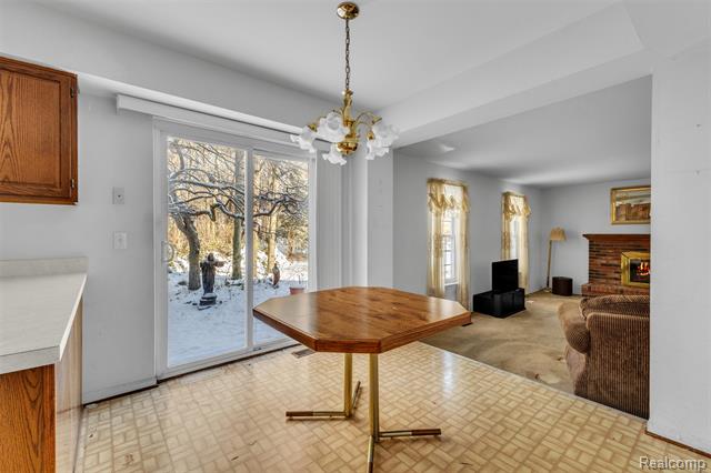 Builiding view sixteen for 33838 Whitewood, Westland, MI. 48185