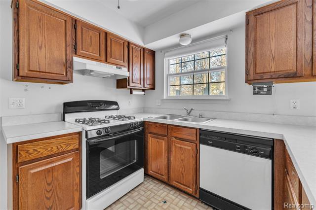 Builiding view thirteen for 33838 Whitewood, Westland, MI. 48185