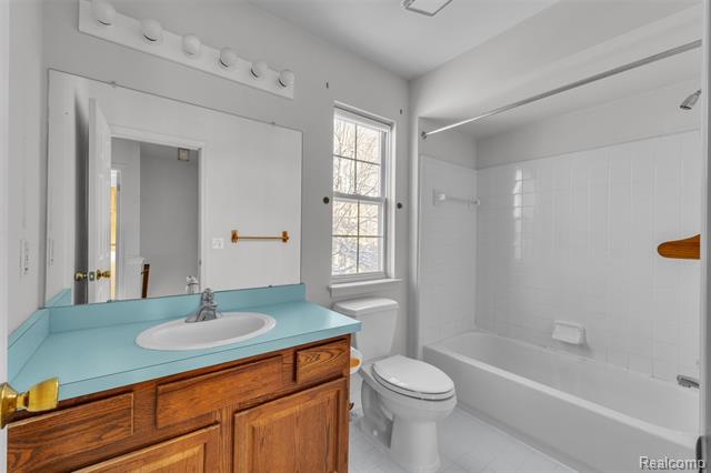 Builiding view thirty three for 33838 Whitewood, Westland, MI. 48185