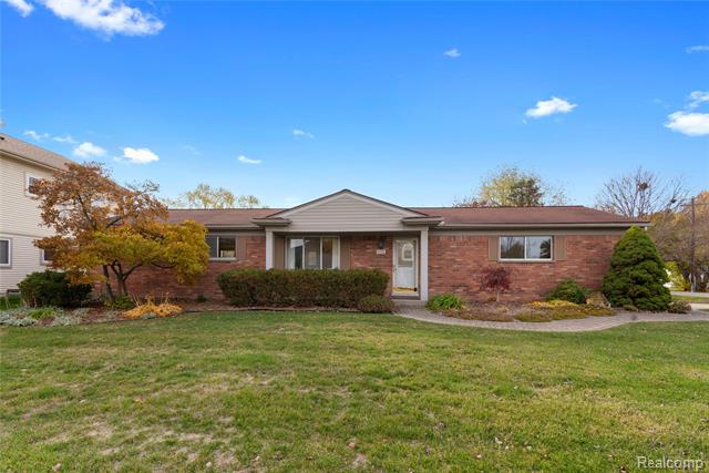 front view for 8915 Oakview, Plymouth, Mi. 48170
