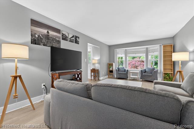Builiding view eleven for 43751 Oakbrook, Canton, MI. 48187