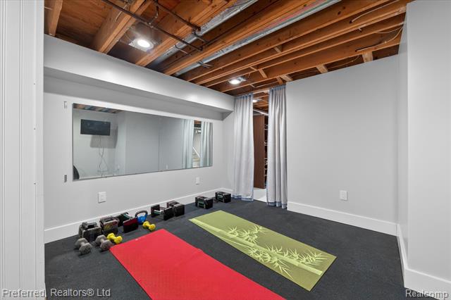 Builiding view forty for 43751 Oakbrook, Canton, MI. 48187