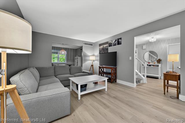 Builiding view nine for 43751 Oakbrook, Canton, MI. 48187