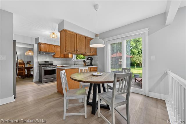 Builiding view twenty three for 43751 Oakbrook, Canton, MI. 48187