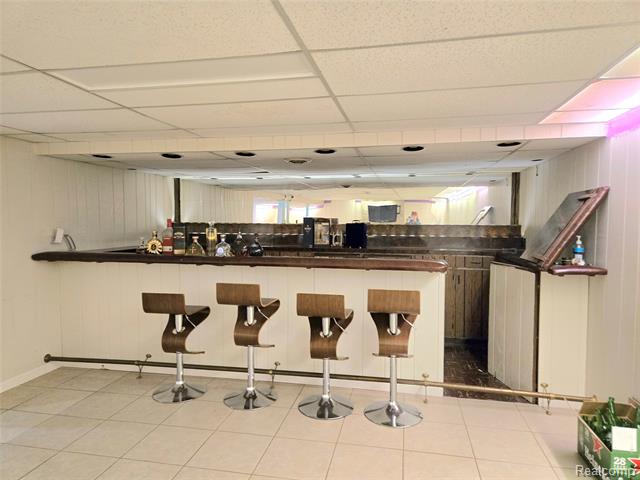 Builiding view forty one for 7872 Ritz, Westland, MI. 48185