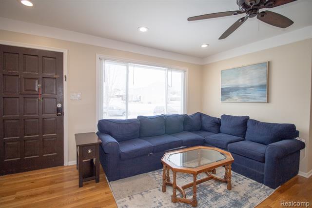 Builiding view eight for 8225 N Hubbard, Westland, MI. 48185