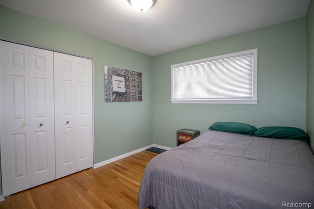 Builiding view eighteen for 8225 N Hubbard, Westland, MI. 48185