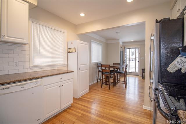 Builiding view fourteen for 8225 N Hubbard, Westland, MI. 48185