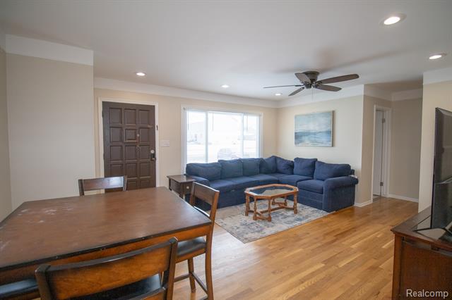 Builiding view nine for 8225 N Hubbard, Westland, MI. 48185