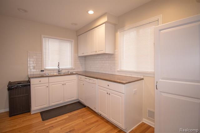 Builiding view twelve for 8225 N Hubbard, Westland, MI. 48185