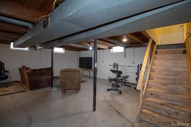 Builiding view twenty eight for 8225 N Hubbard, Westland, MI. 48185