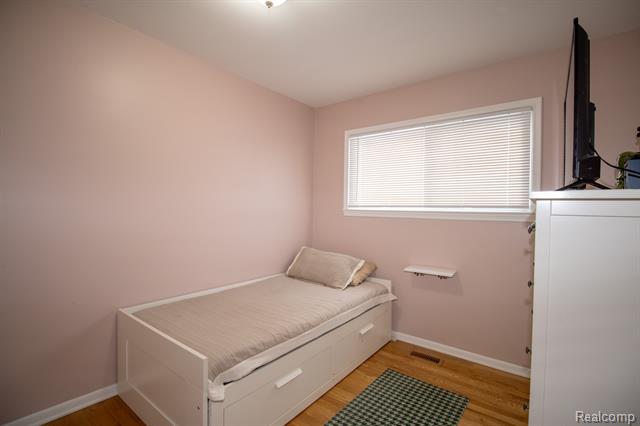 Builiding view twenty for 8225 N Hubbard, Westland, MI. 48185