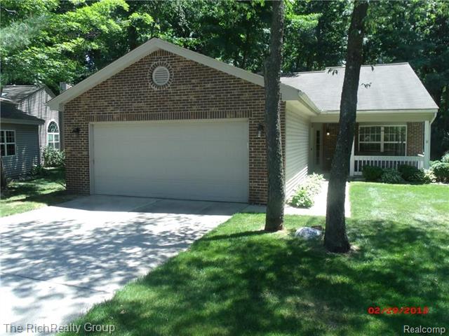 front view for 39353 Armstrong, Westland, Mi. 48185