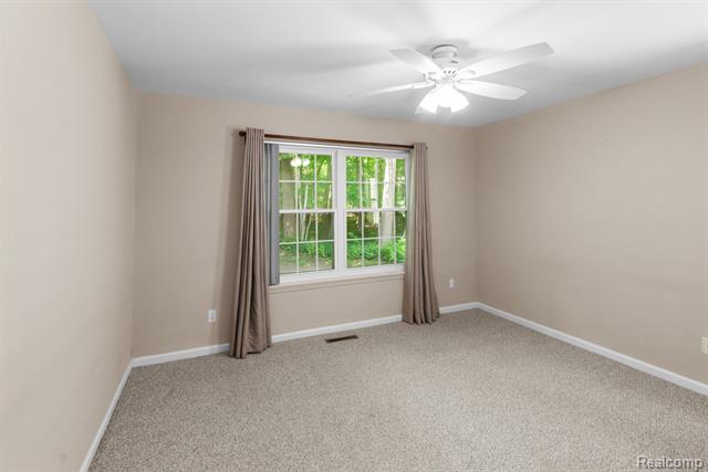 Builiding view twelve for 39340 Armstrong, Westland, MI. 48185