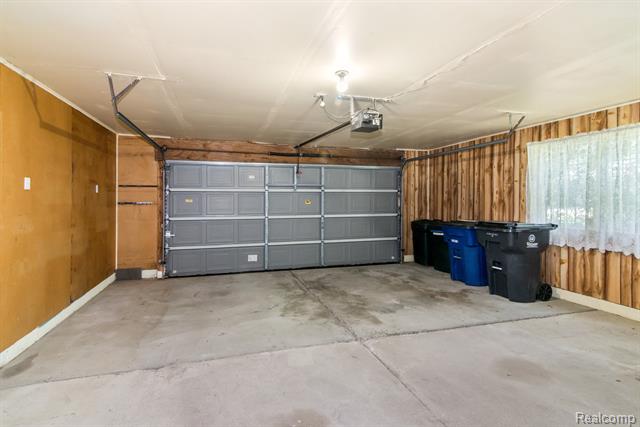 Builiding view twenty for 39340 Armstrong, Westland, MI. 48185