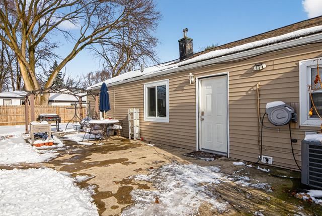 Builiding view thirty nine for 8815 Marlowe, Plymouth, MI. 48170