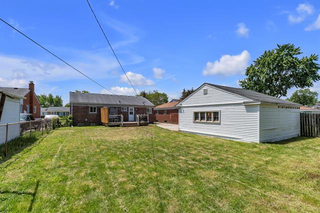 Builiding view thirty five for 32826 Benson, Westland, MI. 48185