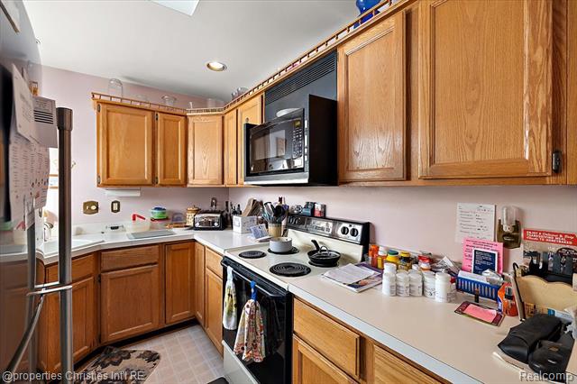 Builiding view eight for 9005 Marlowe, Plymouth, MI. 48170