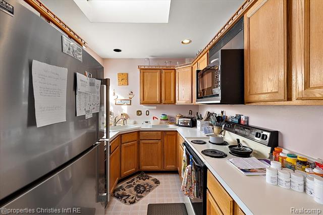 Builiding view nine for 9005 Marlowe, Plymouth, MI. 48170