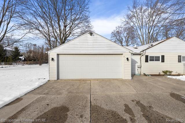 Builiding view twenty eight for 9005 Marlowe, Plymouth, MI. 48170