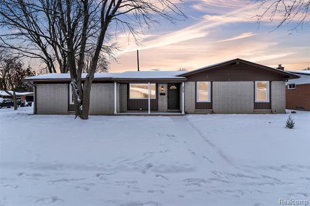 front view for 39266 Dover, Livonia, Mi. 48150