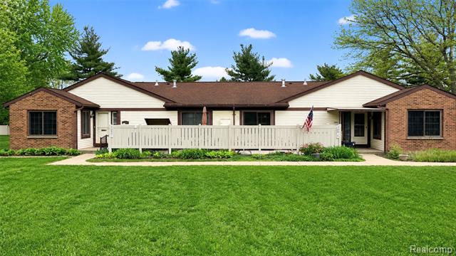 front view for 40815 Newporte Dr, Plymouth, Mi. 48170