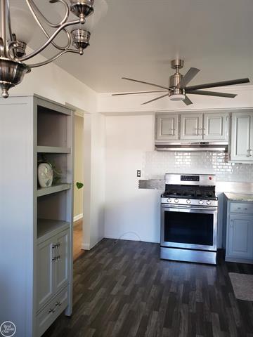 Builiding view four for 35692 Hees, Livonia, MI. 48150