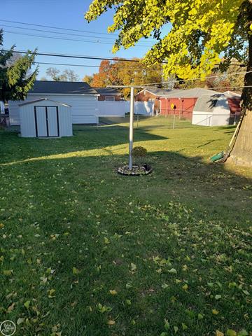 Builiding view nine for 35692 Hees, Livonia, MI. 48150