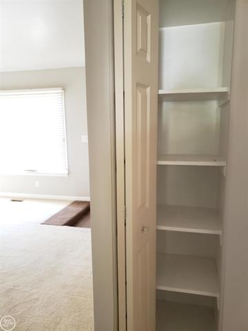 Builiding view seven for 35692 Hees, Livonia, MI. 48150