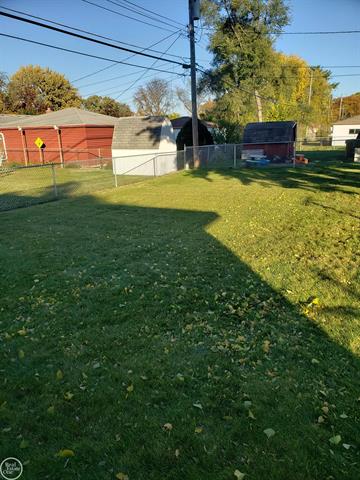 Builiding view ten for 35692 Hees, Livonia, MI. 48150