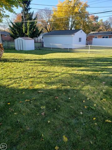 Builiding view twelve for 35692 Hees, Livonia, MI. 48150