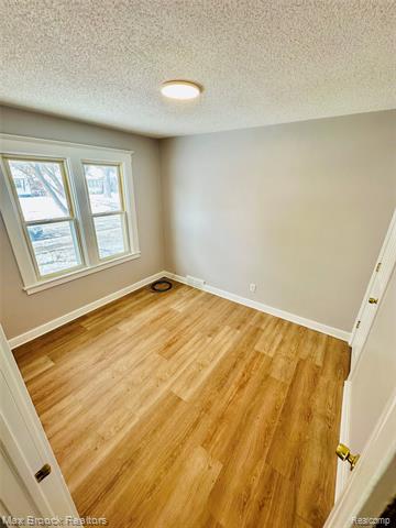 Builiding view four for 23084 Berdeno, Hazel Park, MI. 48030