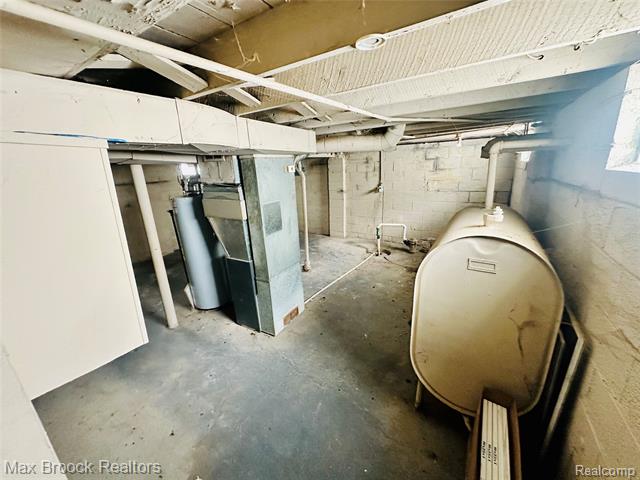 Builiding view twelve for 23084 Berdeno, Hazel Park, MI. 48030