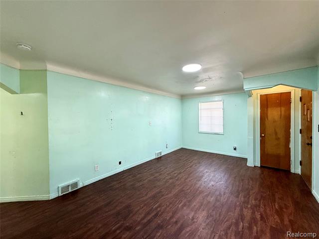 Builiding view eleven for 23400 Seneca, Oak Park, MI. 48237