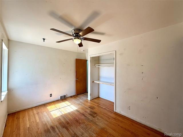 Builiding view fifteen for 23400 Seneca, Oak Park, MI. 48237
