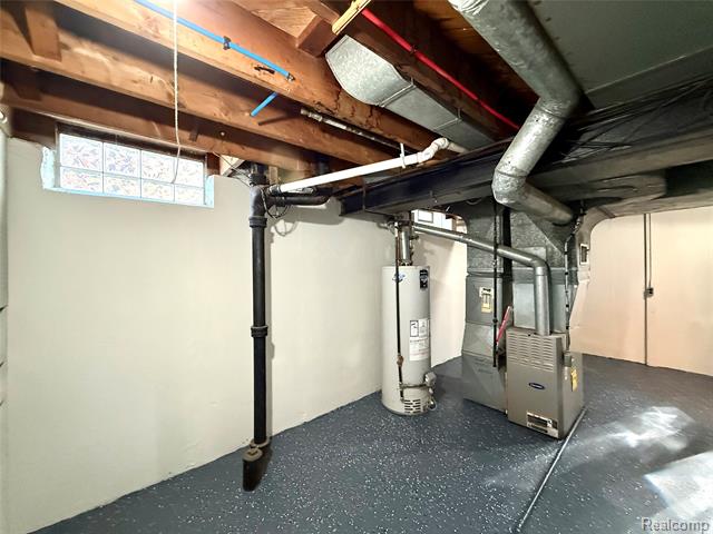 Builiding view fifty four for 23400 Seneca, Oak Park, MI. 48237
